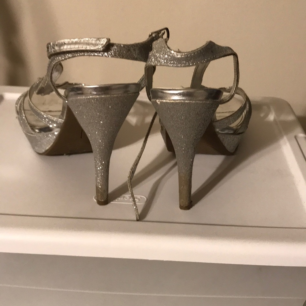 Silver Platforms - image 3
